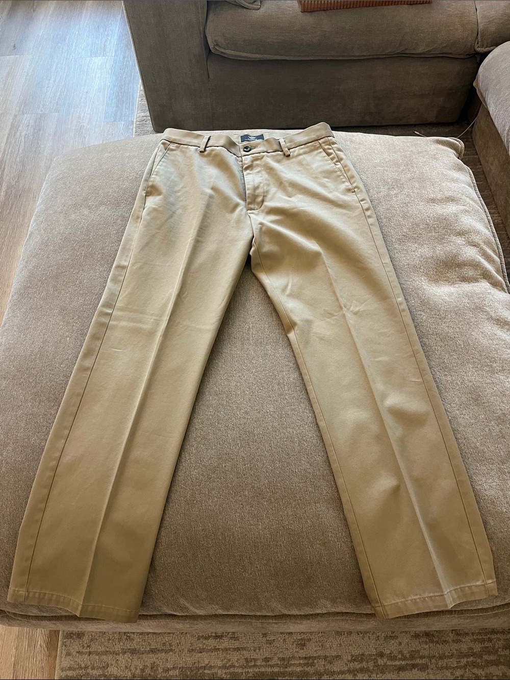 Dockers Men's Chinos in Light Khaki